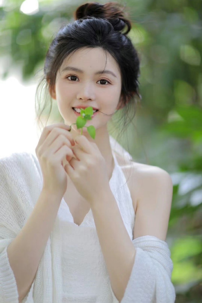 《百花杀》副CP爆火，孟子义何与配角逆袭，粉丝昵称“百密一疏”
